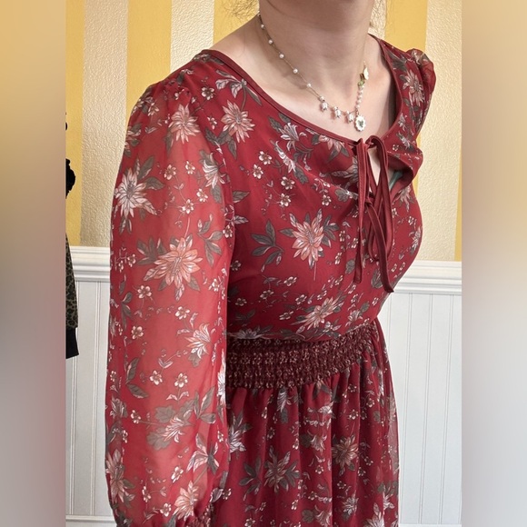 Elegant Floral Red Dress - Picture 8 of 8